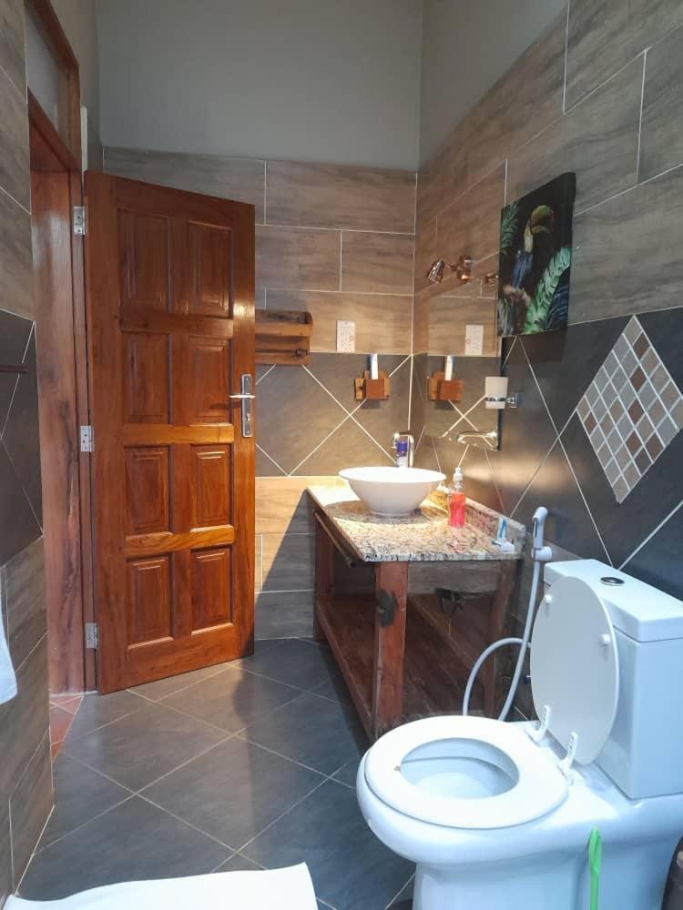 Kinga Homes Boutique Hotel Моши Екстериор снимка